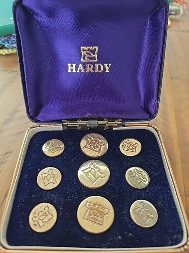 House hardy buttons - hardy,